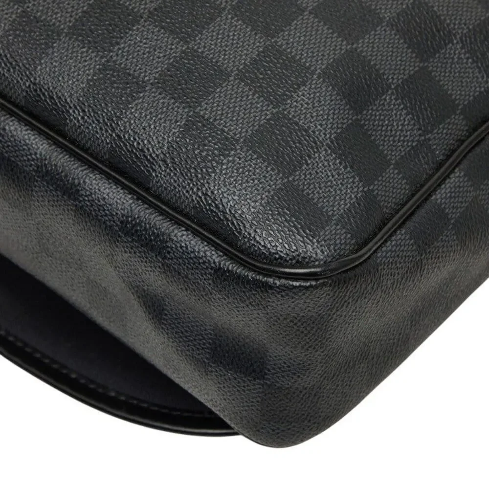 Louis Vuitton delivery duty